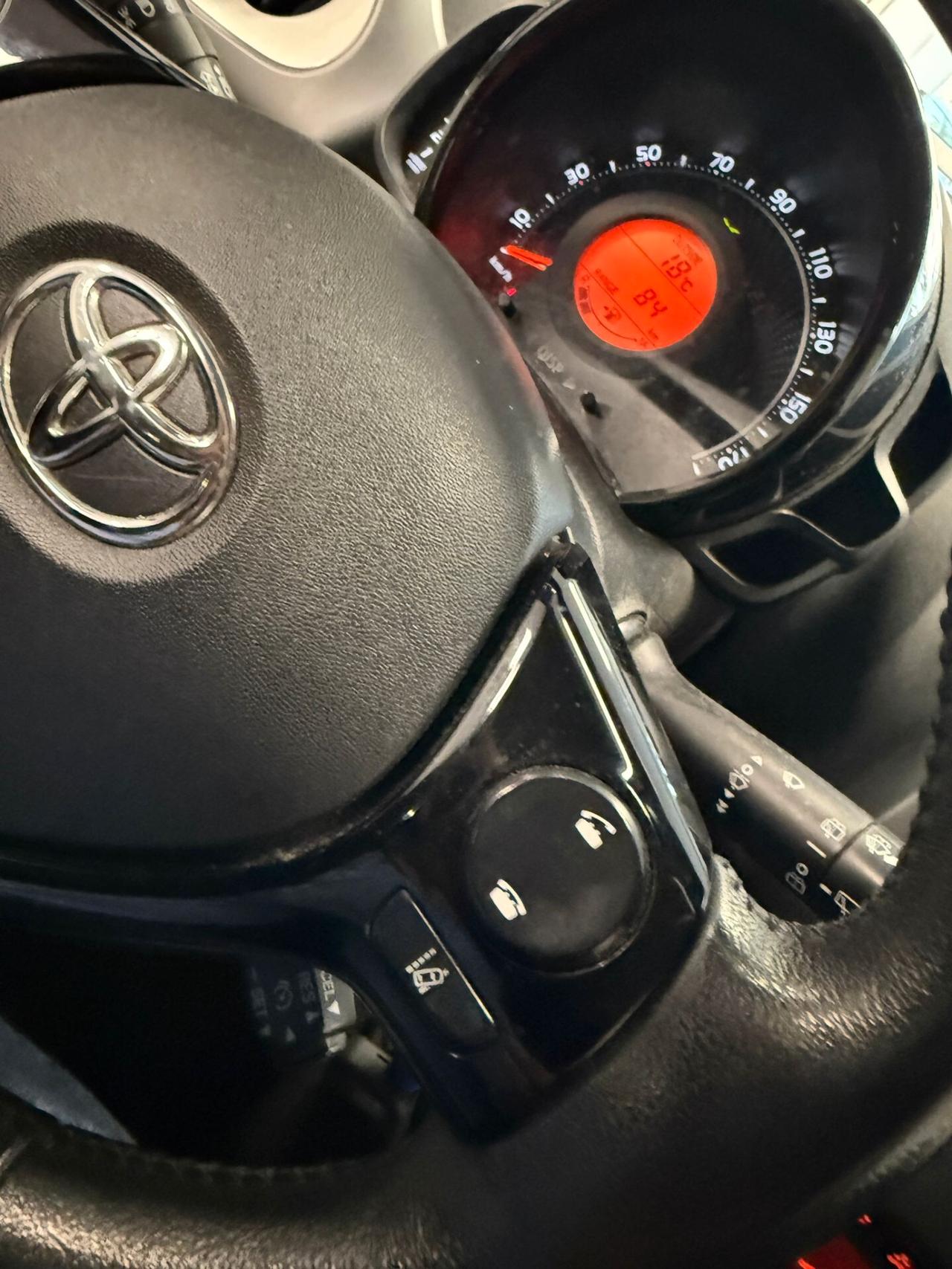 Toyota Aygo 1.0 VVT-i 72 CV 5 porte x-cite