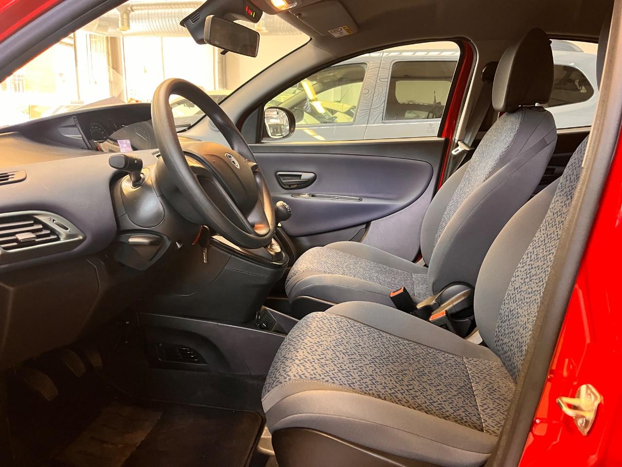 Lancia Ypsilon 1.0 FireFly 70cv Hybrid Oro