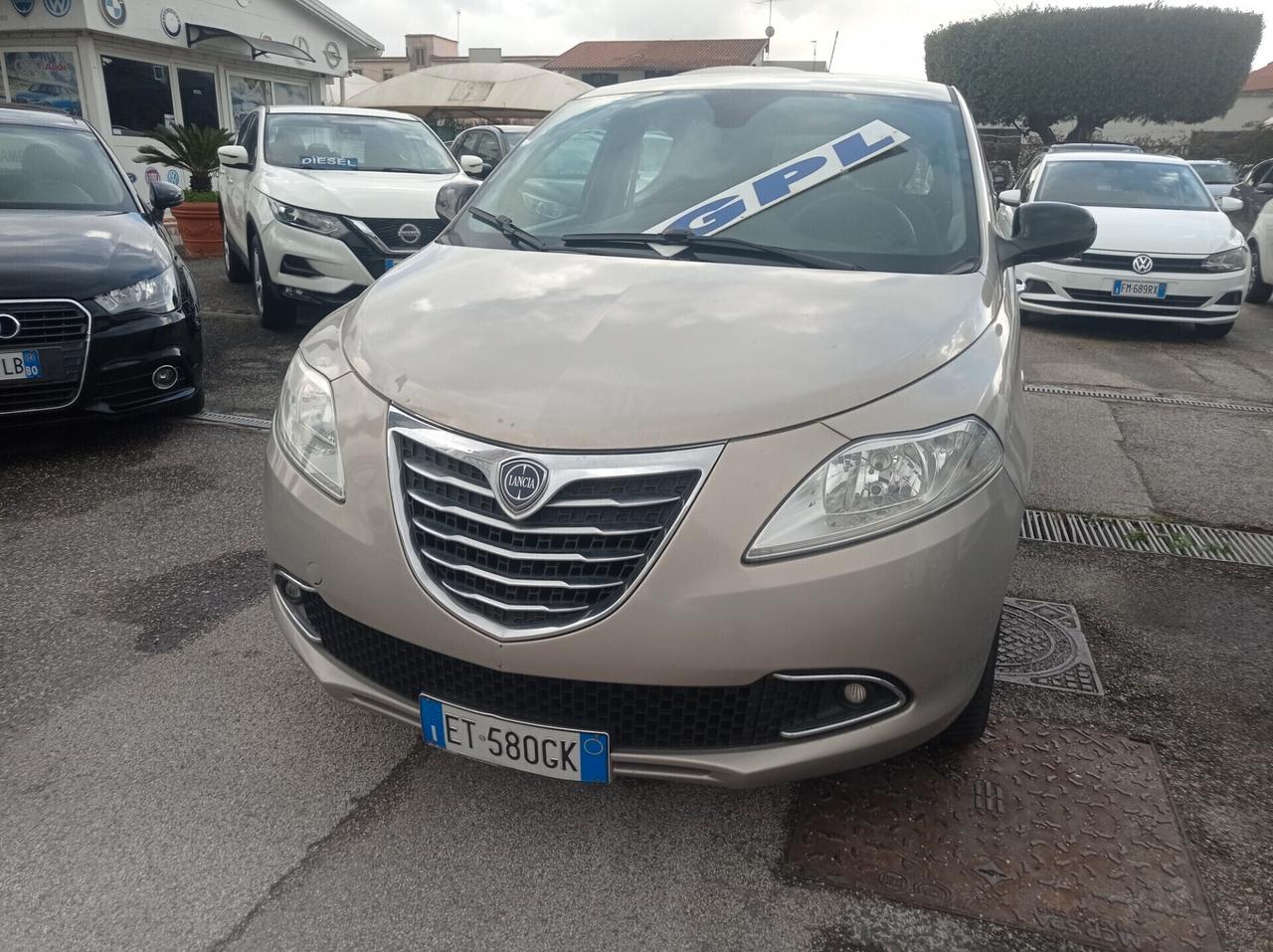 Lancia Ypsilon 1.2 69 CV 5 porte GPL di serie Ecochic Gold