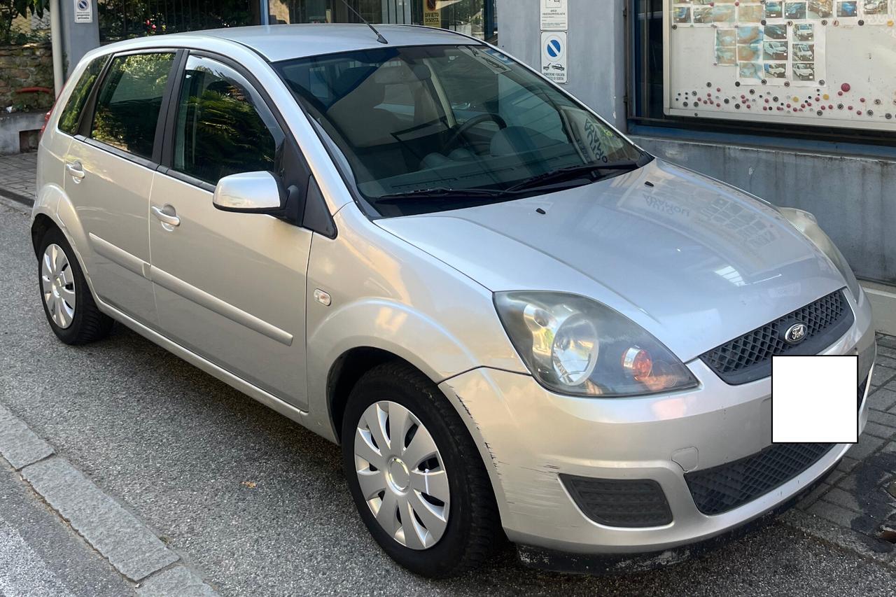 Ford Fiesta 1.2 16V 5p. Ghia