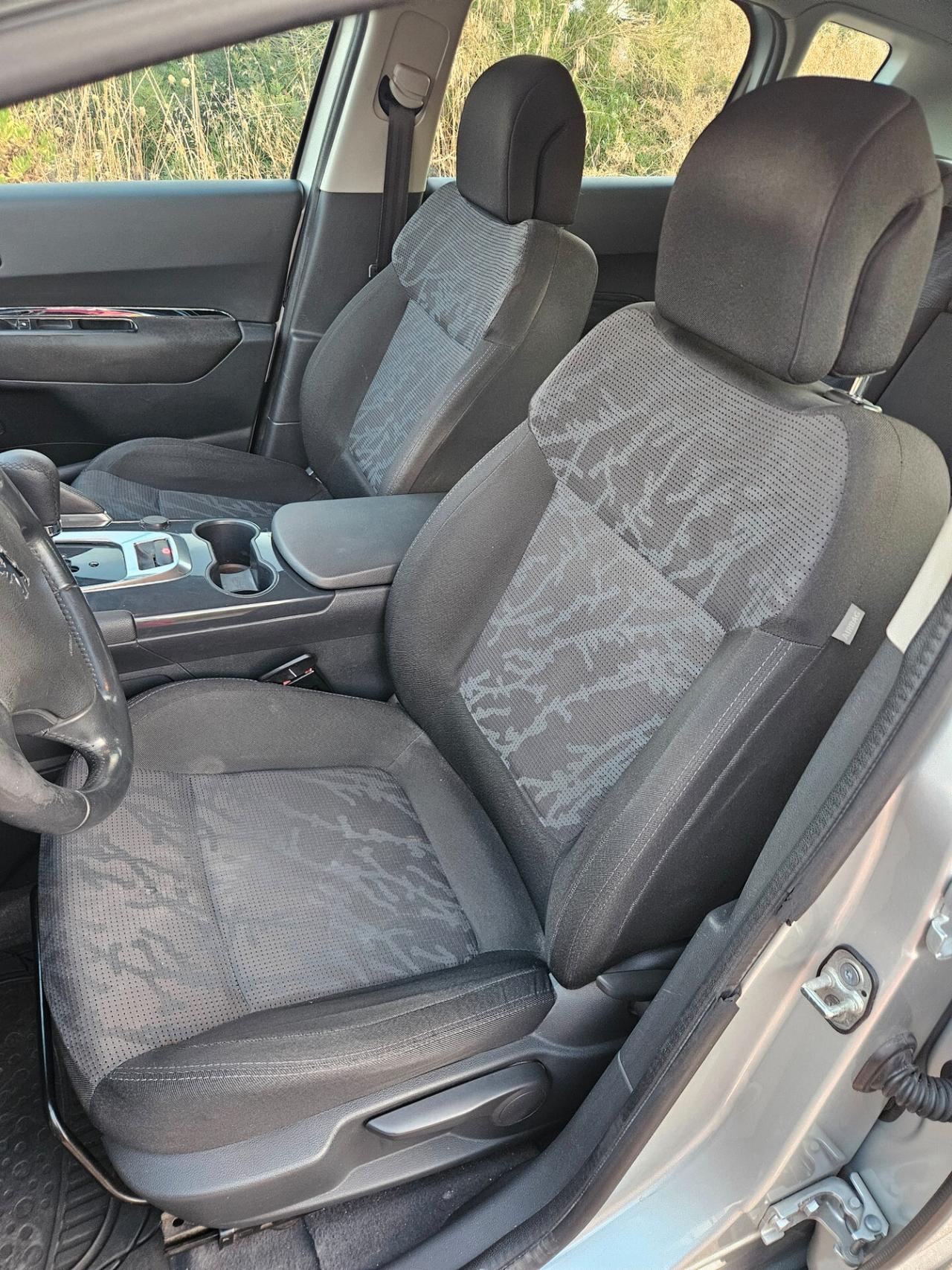 Peugeot 3008 1.6 HDi 110CV cambio robotizzato Premium