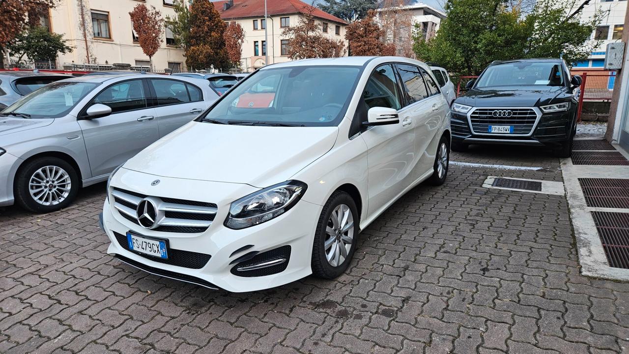 Mercedes-benz B 180 Executive BENZINA-56.000 KM !! NAVY-CAMERA
