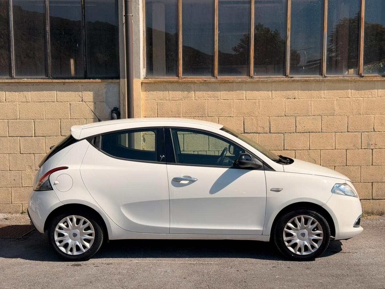 Lancia Ypsilon 1.2 69 CV 5 porte GPL Ecochic Platinum