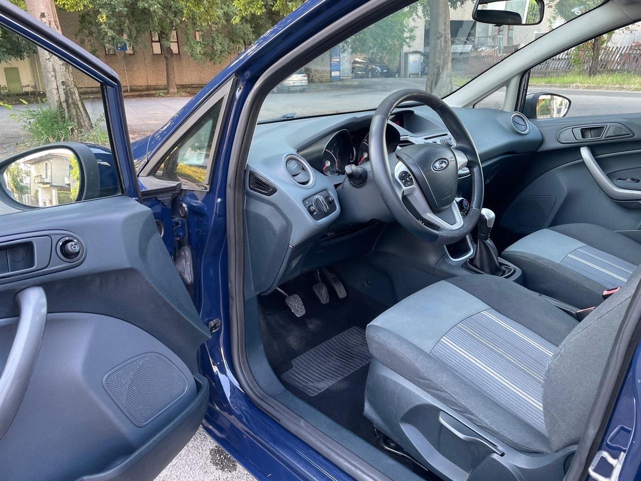 Ford Fiesta 1.4 5 porte Bz.- GPL Titanium per Neopatentati