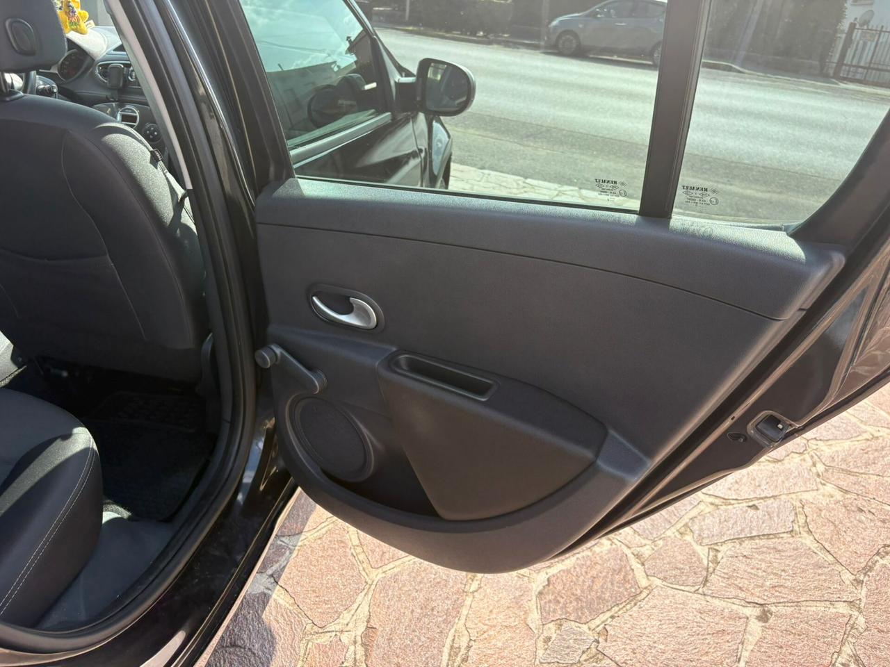 Renault Clio 1.2 16V 5 porte Luxe