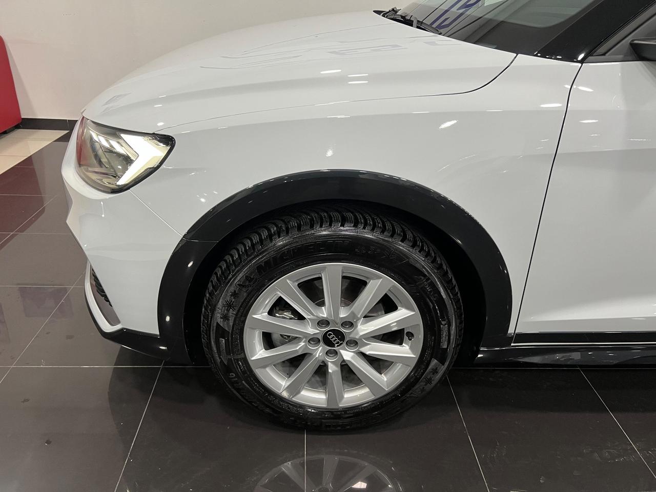 A1 allstreet 30 TFSI S tronic Identity Contrast