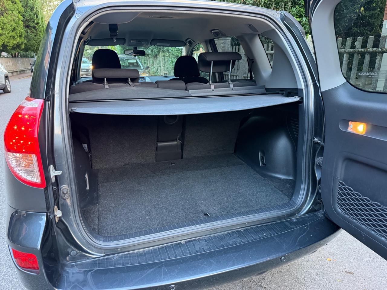 Toyota RAV 4 RAV4 2.2 D-4D 136 CV DPF Luxury crossover