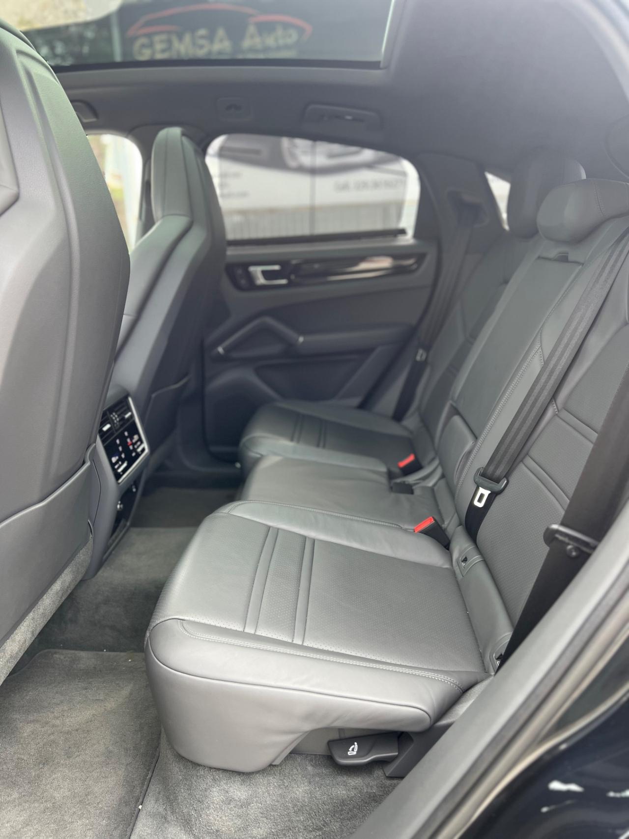 Porsche Cayenne 3.0 V6 Platinum Edition