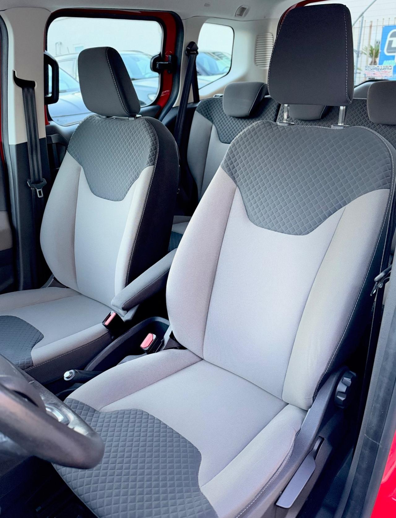 Ford Tourneo Courier 1.5 Diesel 75 Cv