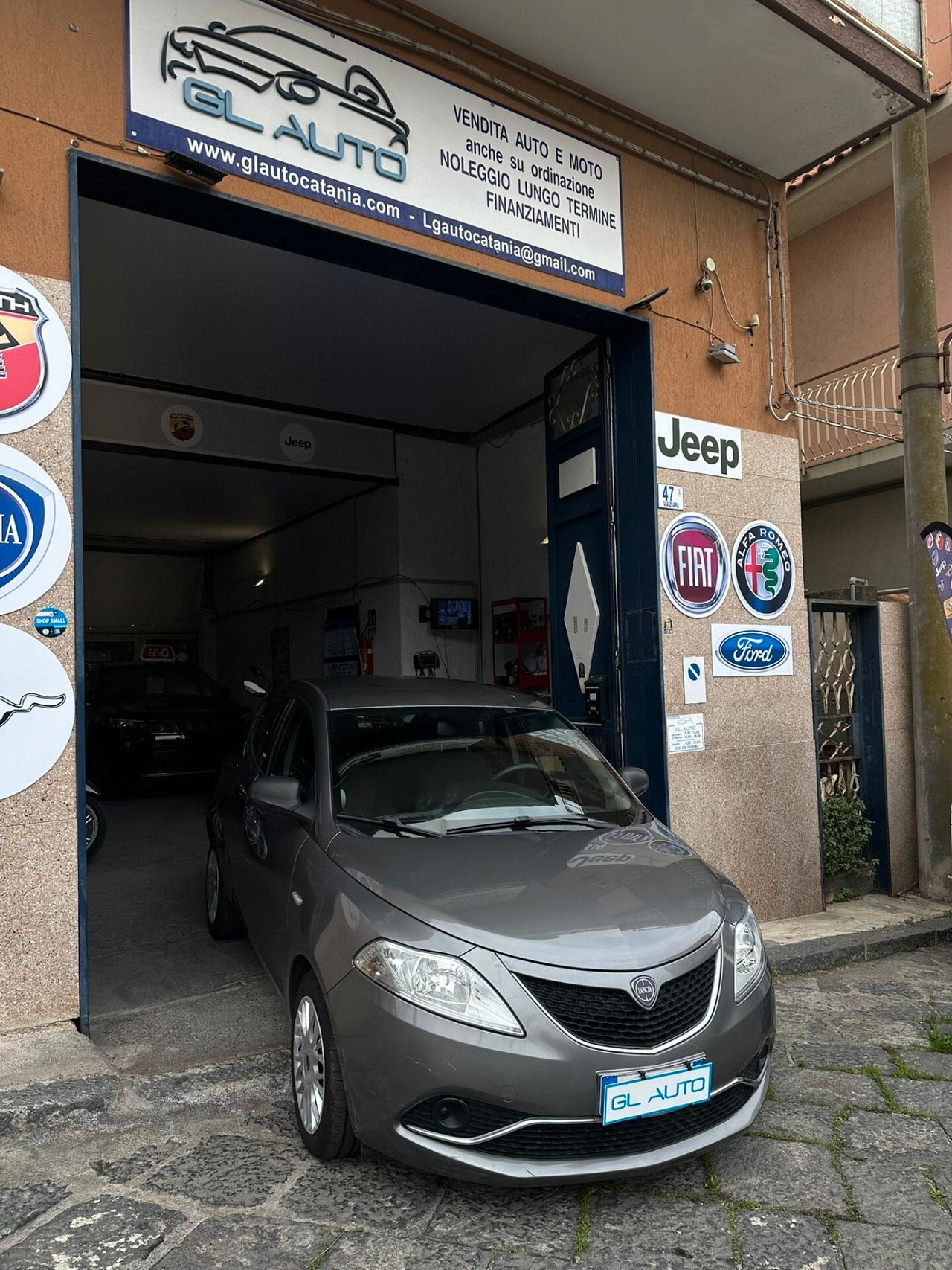 Lancia Ypsilon 1.2 69 CV 5 porte Silver