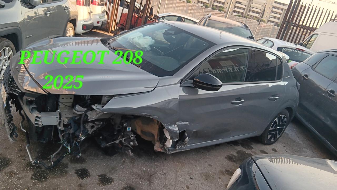 Peugeot 208 Hybrid 145 e-DCS6 GT INCIDENTATA SINISTRATA MONDIALCARS 025