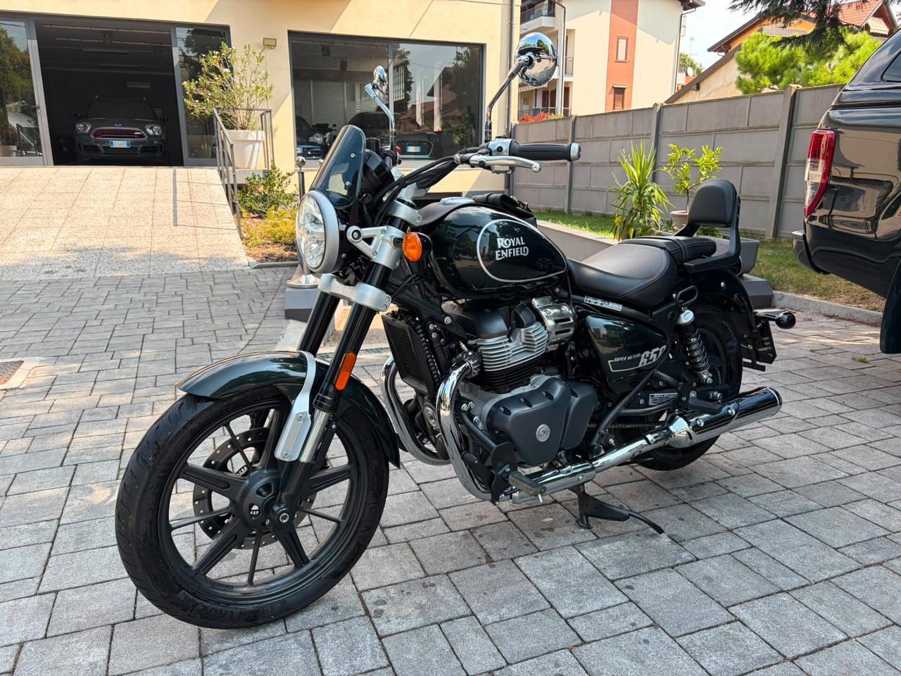 Royal Enfield Super Meteor Pari al nuovo ..SUPER ACCESSORIATA