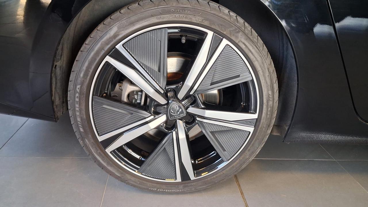 Peugeot 308 Plug-in Hybrid 225 e-EAT8 SW GT