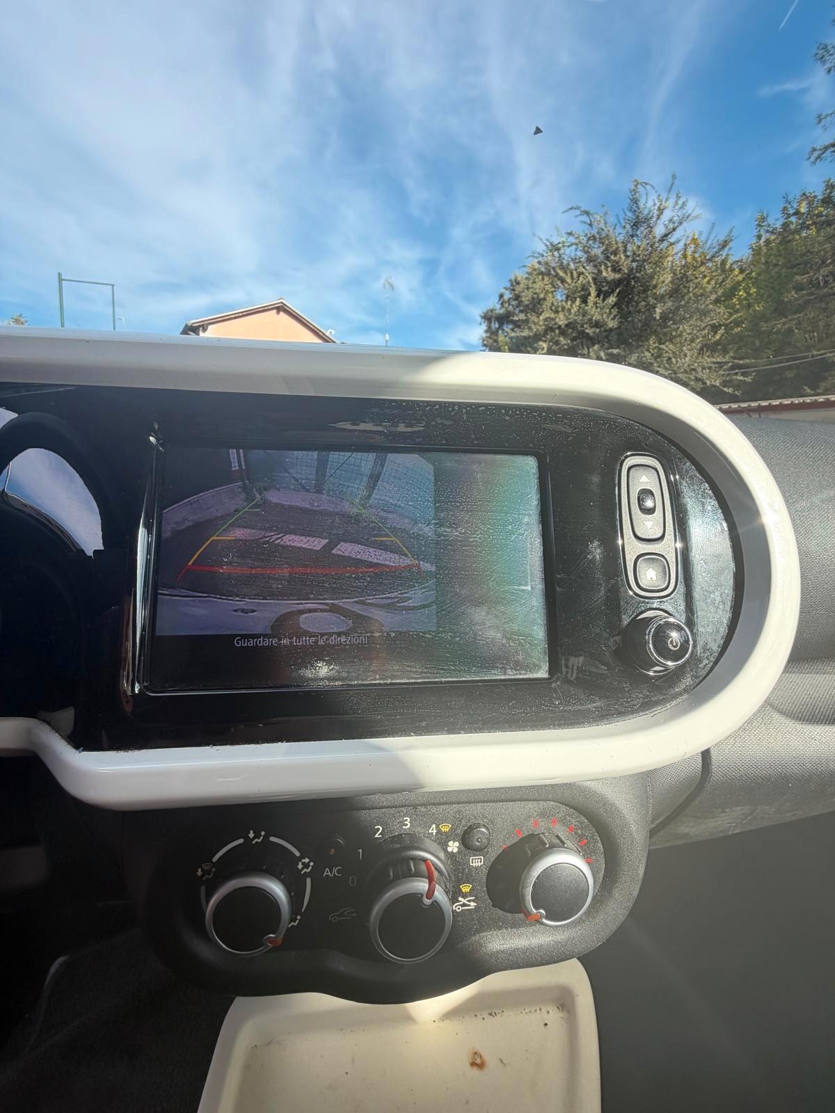 Renault Twingo SCe EDC La Parisienne