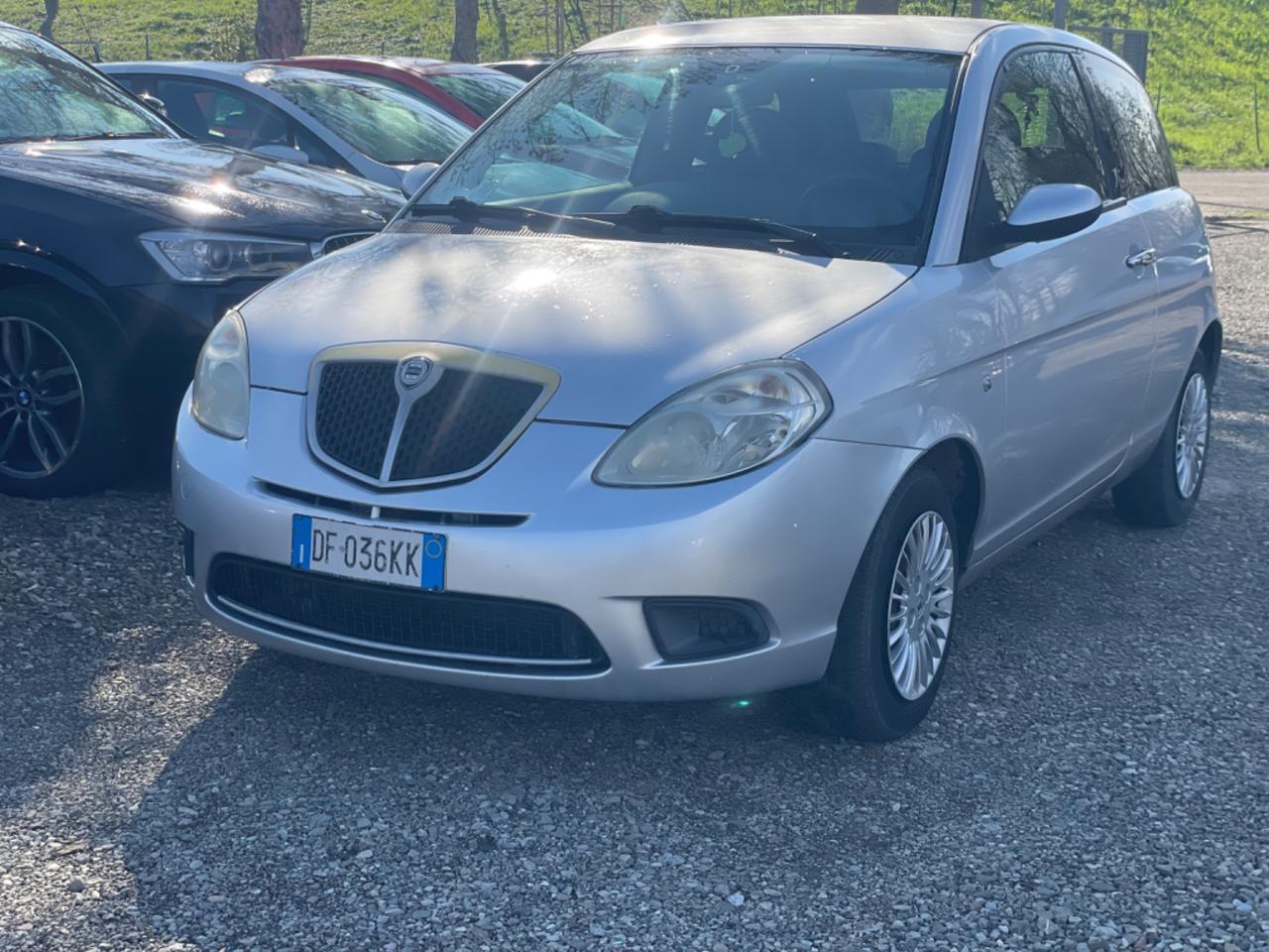 Lancia Ypsilon 1.2 16V Argento