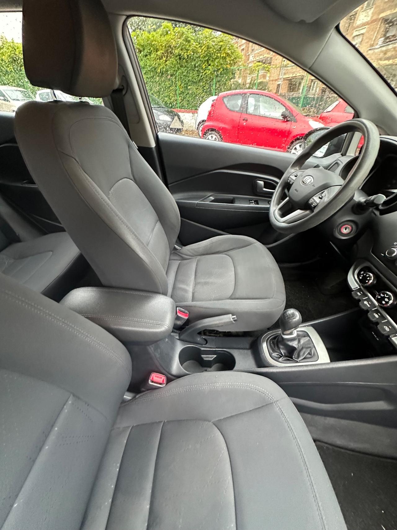 Kia Rio 1.1 CRDi WGT 5p. EX