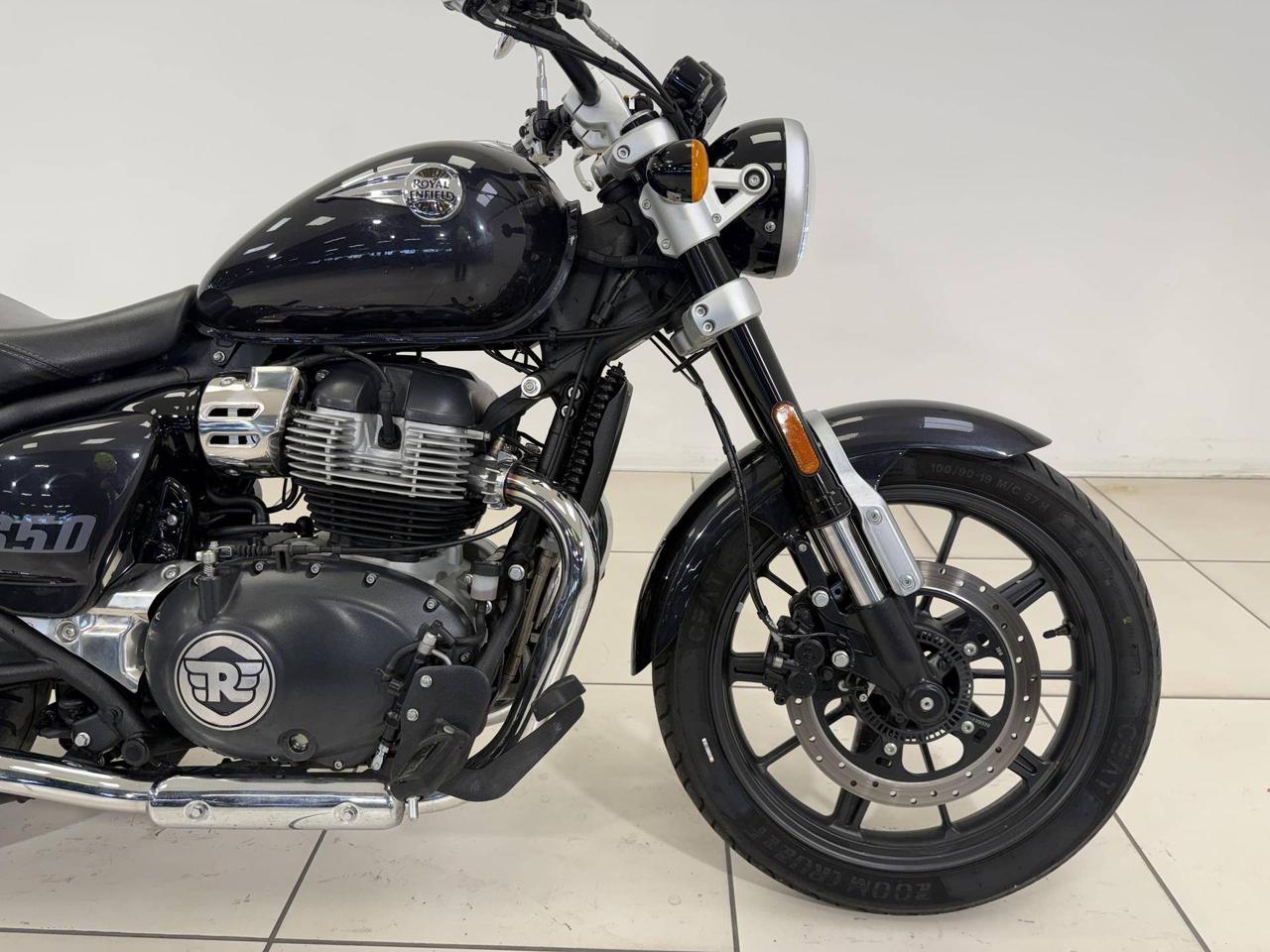 Royal Enfield Super Meteor 650 Astral