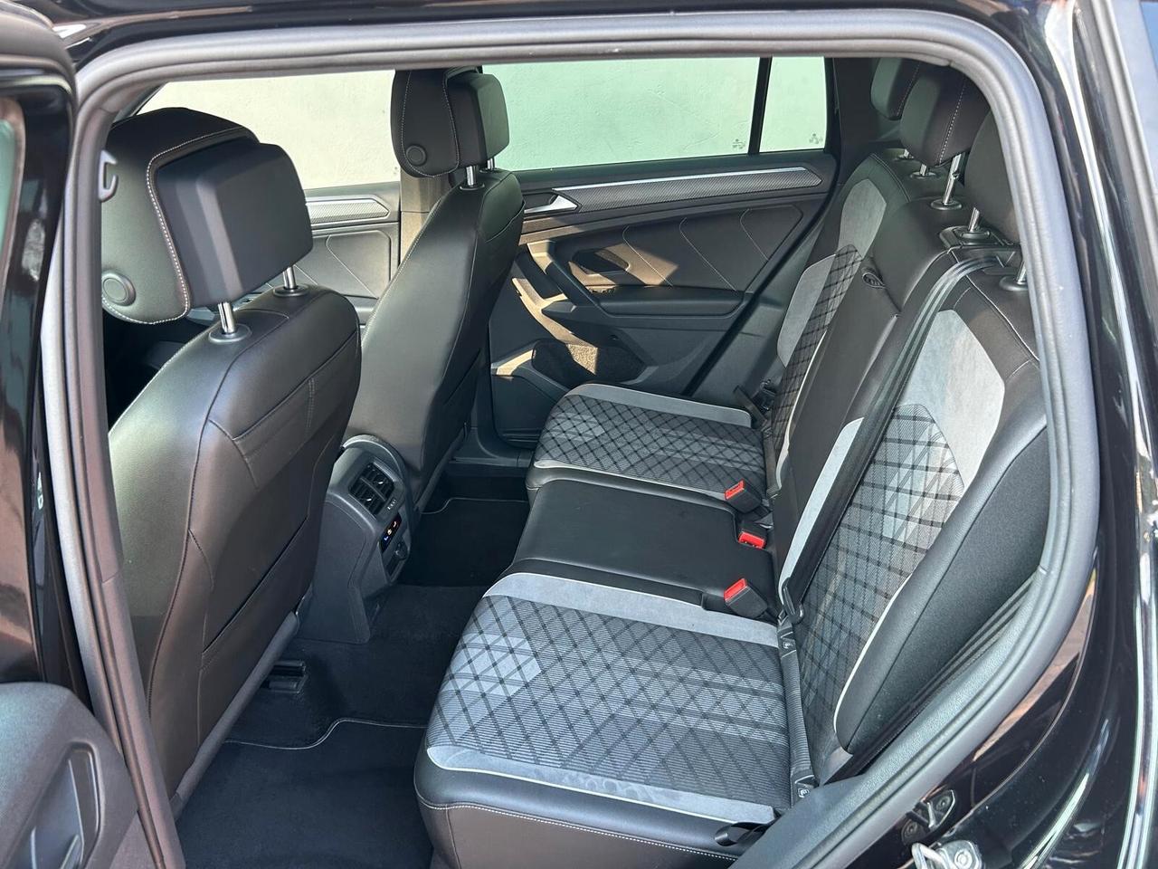 Volkswagen Tiguan 2.0 tdi R-Line 150cv dsg - FULL OPTIONAL