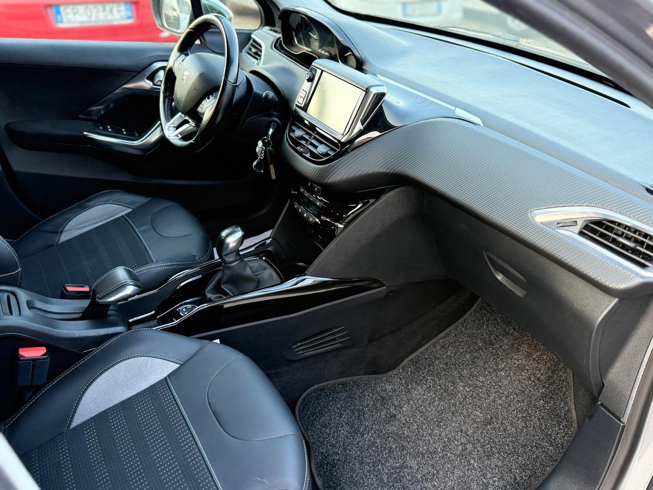 Peugeot 2008 BlueHDi 100 Black Matt