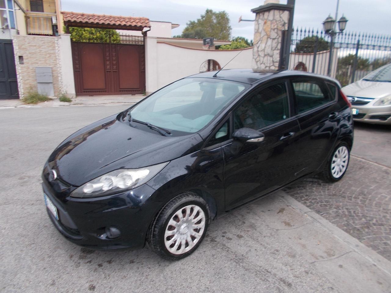 Ford Fiesta 1.4 16V 5p. Bz.- GPL Titanium Bs.