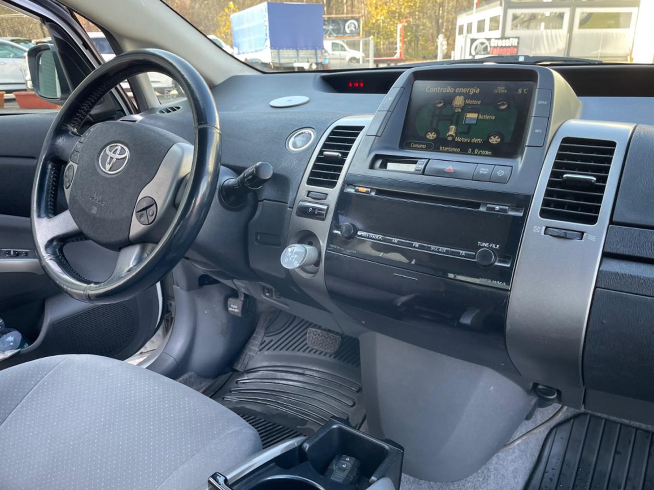 Toyota Prius 1.5ibrido 16V*Neopatentati*