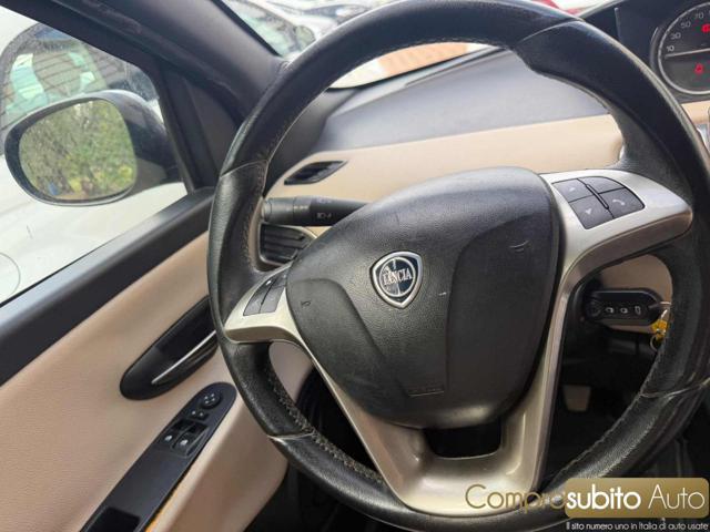 LANCIA Ypsilon 0.9 TwinAir 85 CV 5 porte S&S Silver