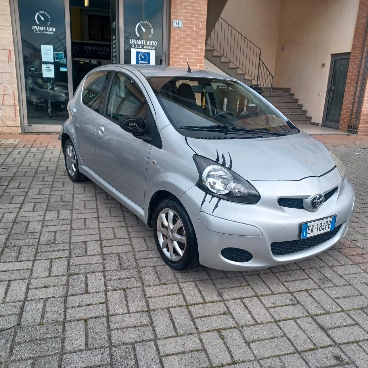 135.048 KM AYGO 1.0 NEOPATENTATI AUTOMATICA