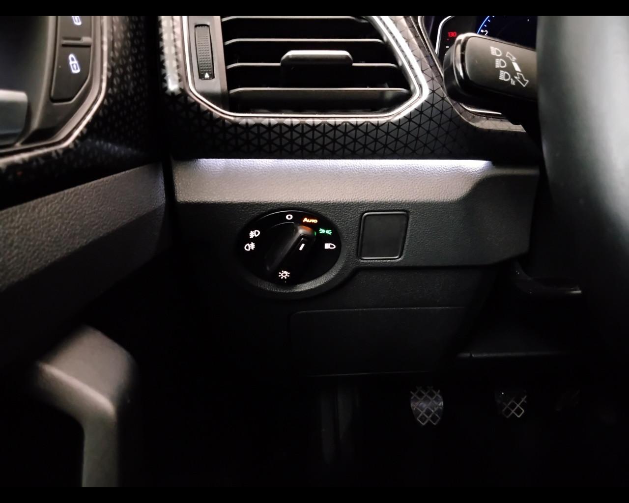 VOLKSWAGEN T-Cross 2019 - T-Cross 1.0 tsi Advanced 110cv