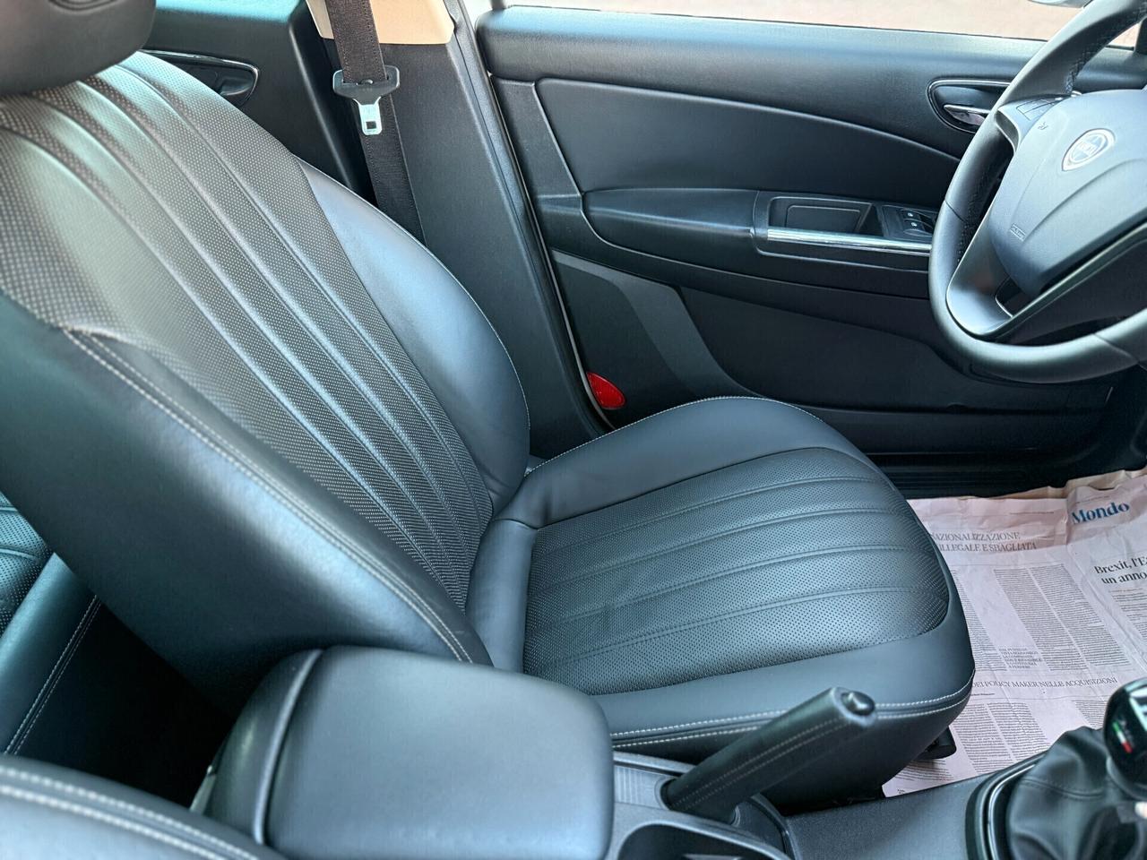 Lancia Delta 1.4 T-Jet 120 CV Gold Ecochic GPL,tetto apribile,pelle,cerchi 17,cruise control,comandi al volante,blu&me,sensori di parcheggio,full