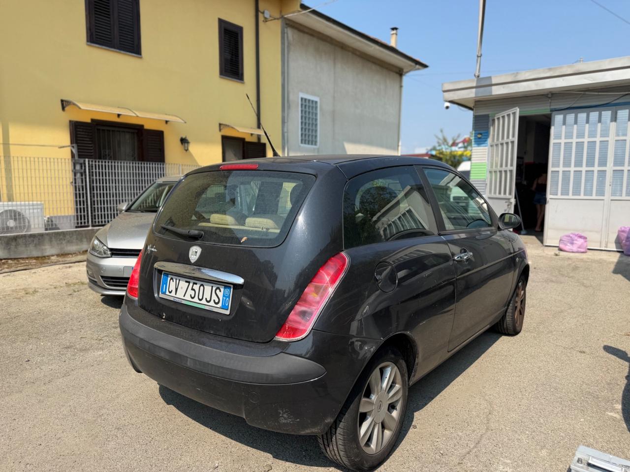 Lancia Ypsilon 1.4 16V Platino