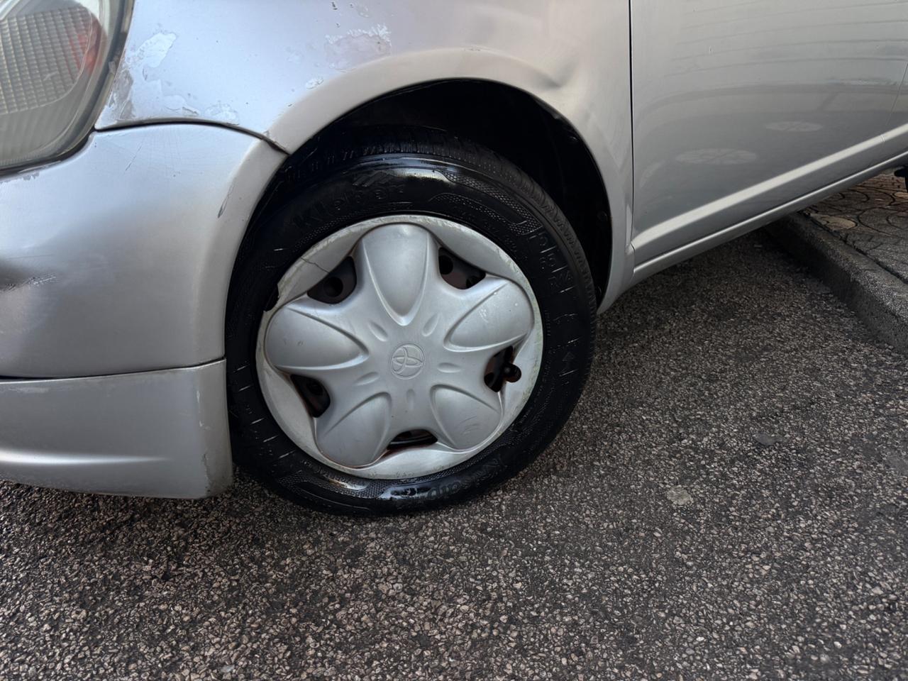 Toyota Yaris 1.0i 16V cat 5 porte