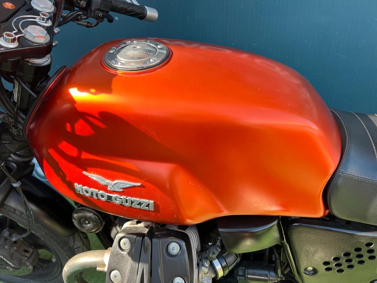 Moto Guzzi V7 RACER ABS