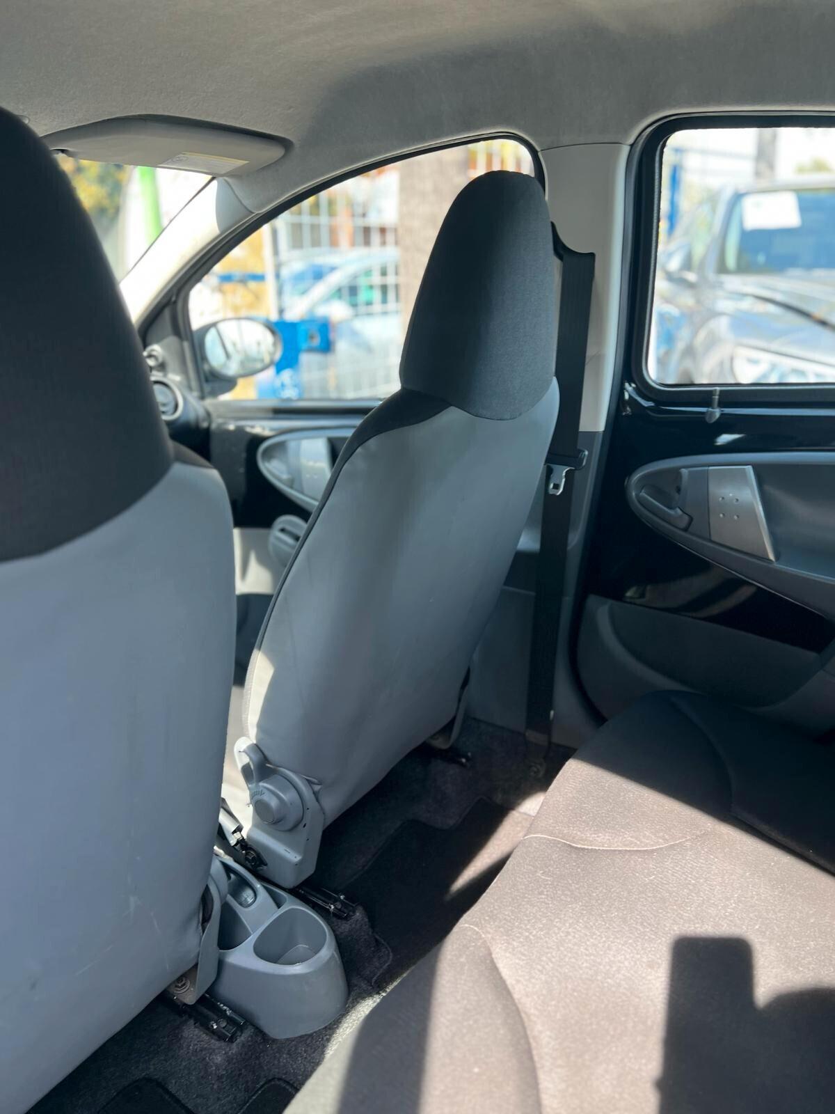 Toyota Aygo 1.0 12V VVT-i 3 porte Now Connect