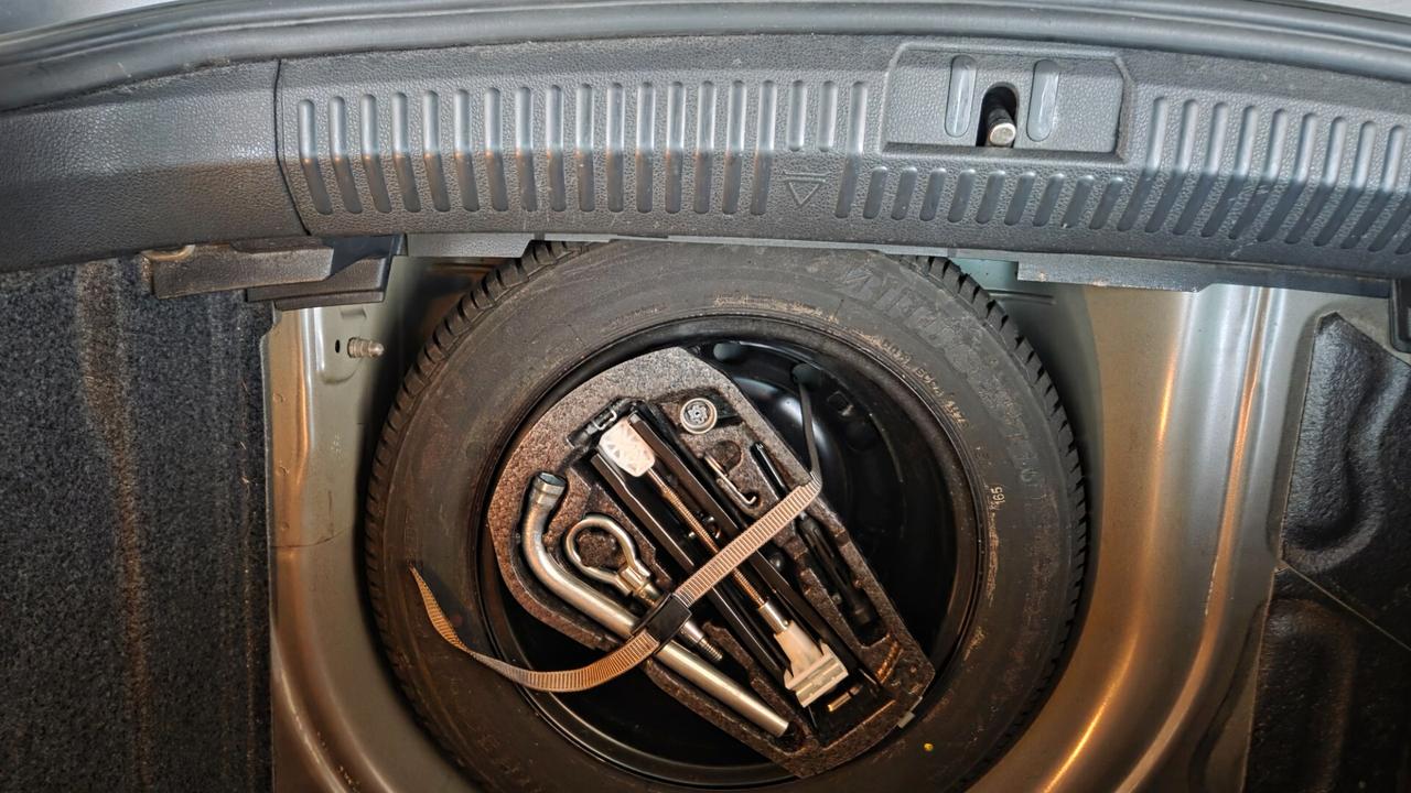 Volkswagen Polo 1.4 5 porte Highline unico proprietario neo patentati