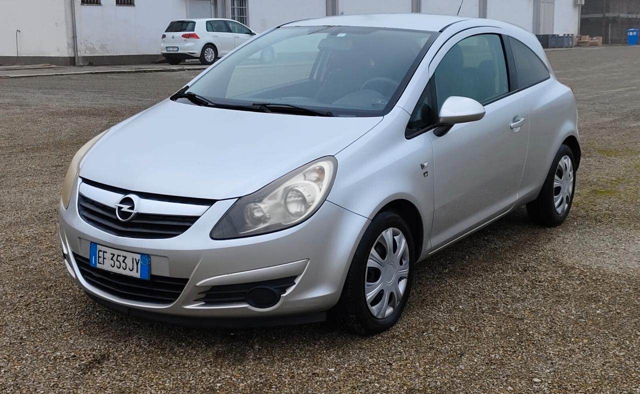 Opel Corsa 1.2 3 porte b-color