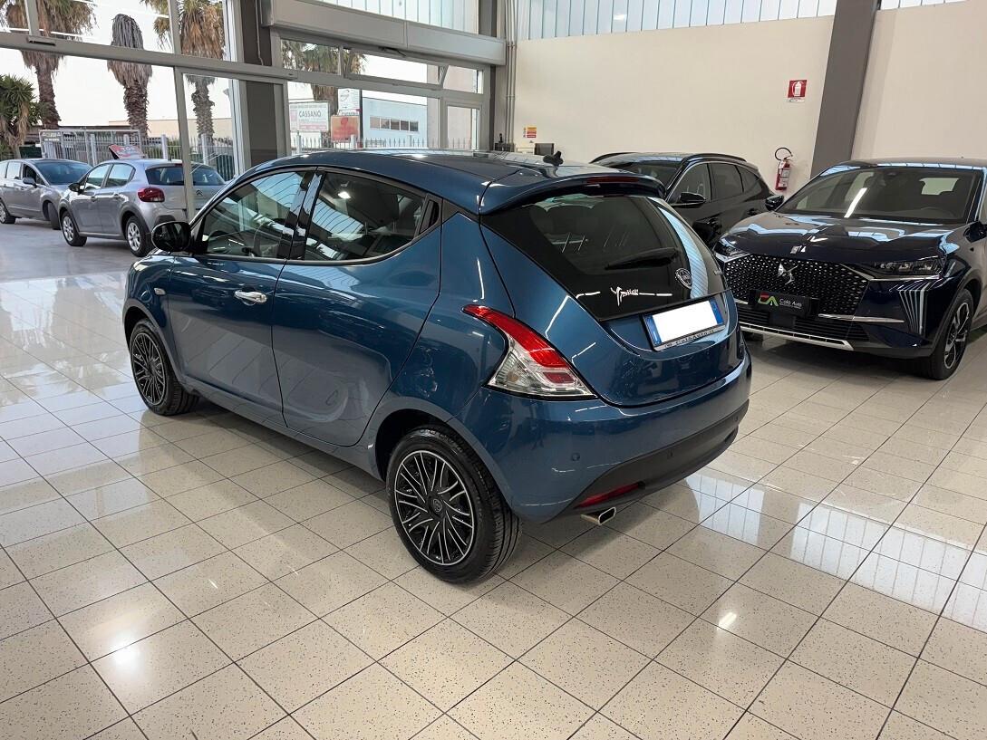 Ypsilon 1.0Hybrid Gold CAR PLAY PARI NUOVO!!!!!!!