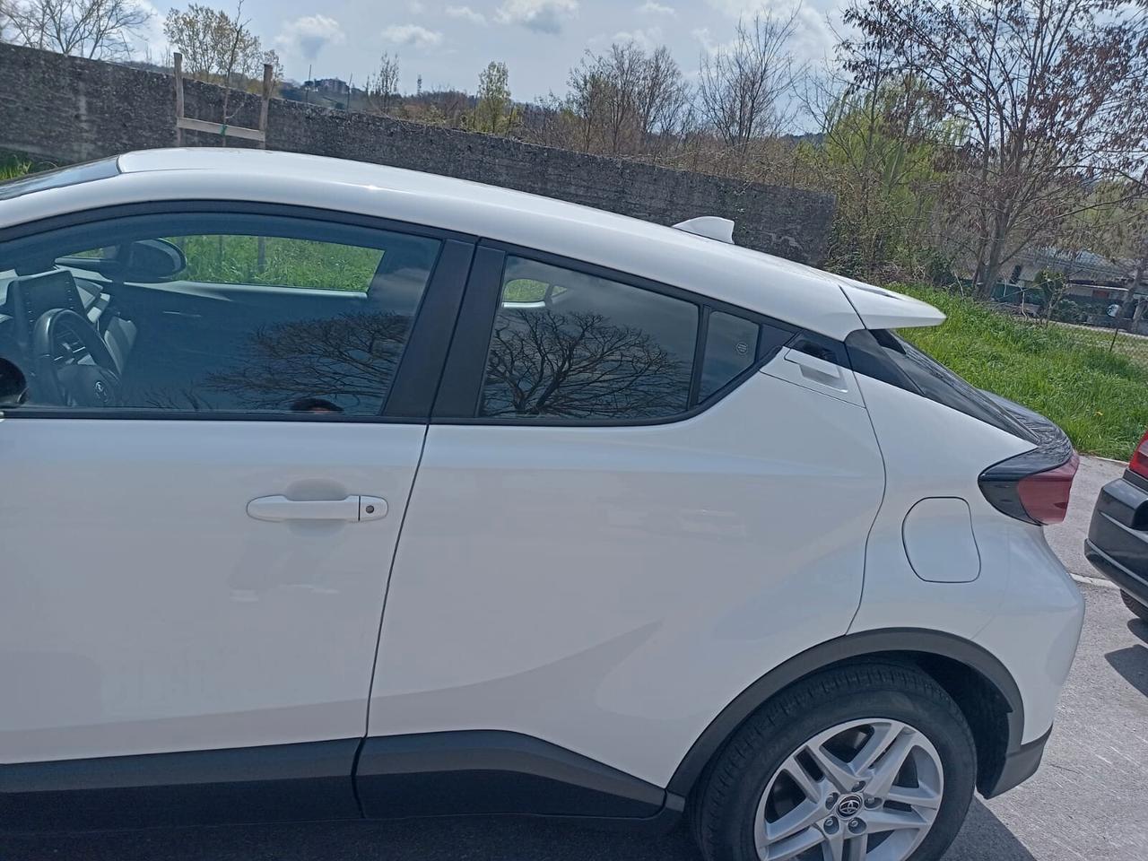 Toyota C-HR 1.8 Hybrid E-CVT Active