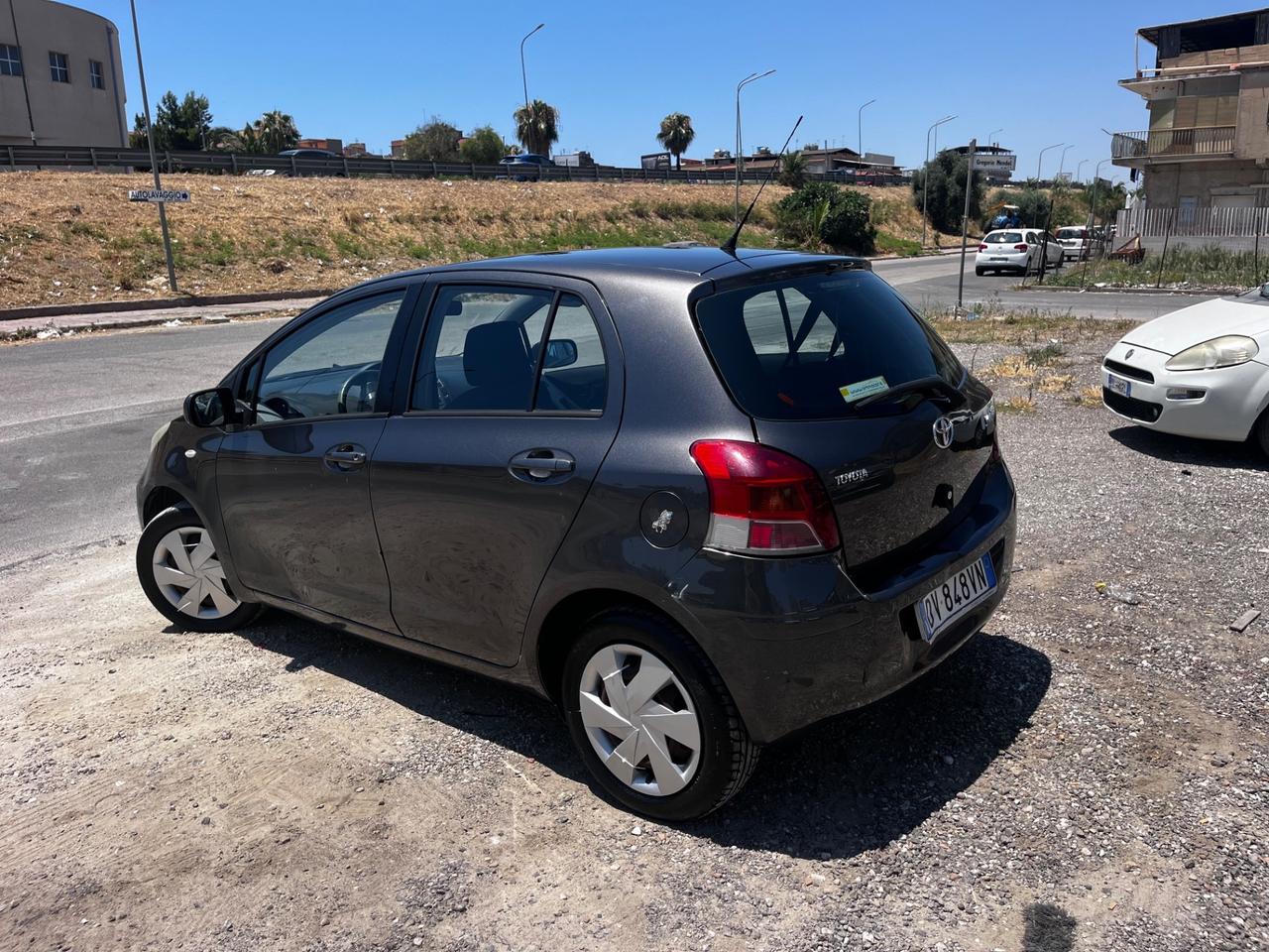 Toyota Yaris 1.0 benzina clima 5porte