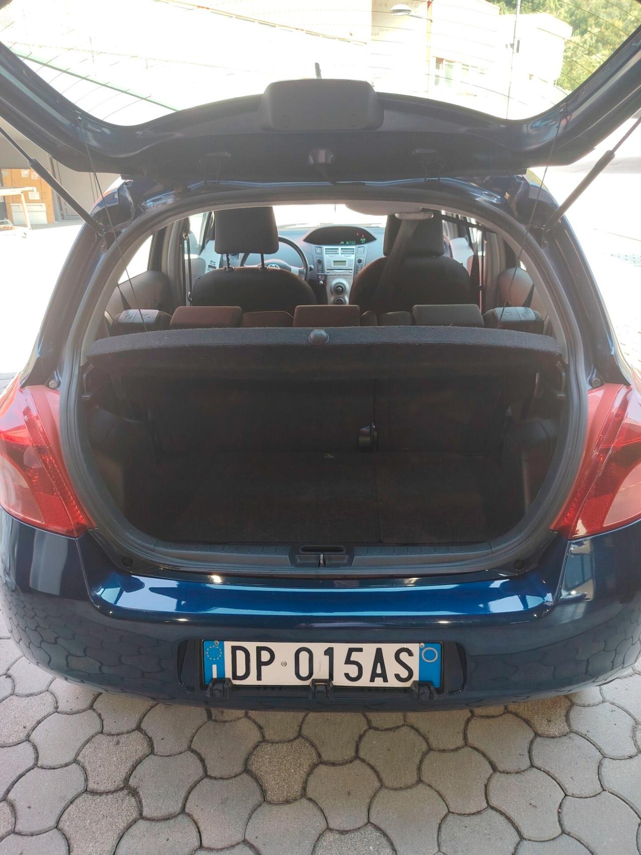 Toyota Yaris Now 1.0 benzina
