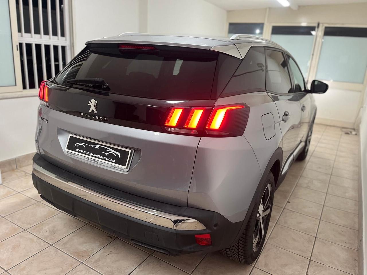 Peugeot 3008 1.5 BlueHDi 130 aut. Allure/ LED Navi Retro