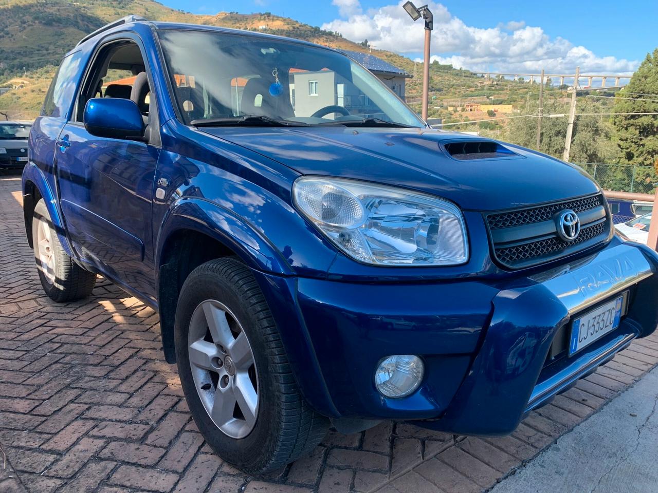 Toyota RAV 4 RAV4 2.0 Tdi D-4D cat 3 porte Sol
