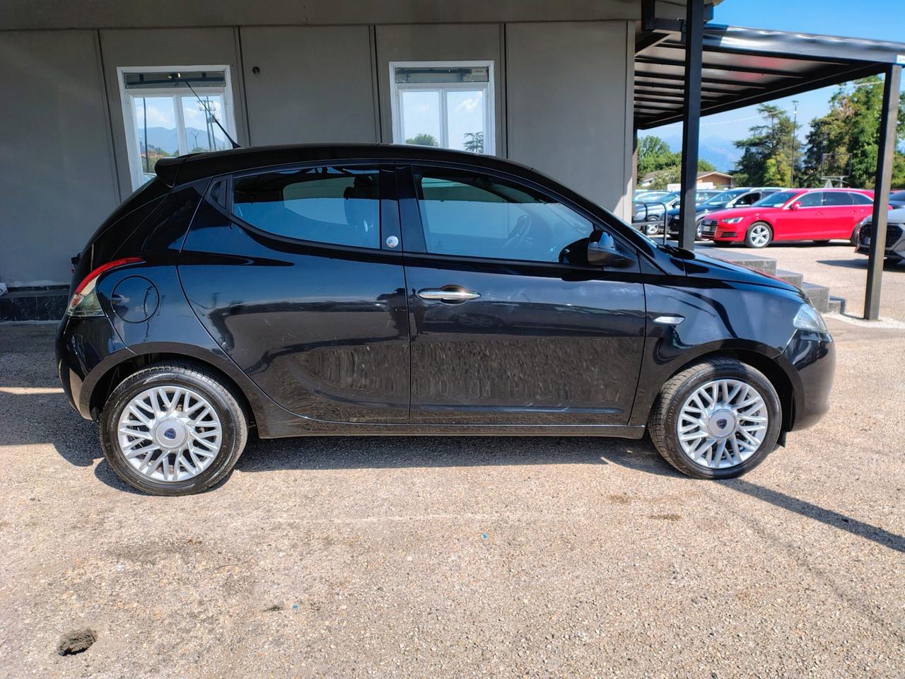 Lancia Ypsilon 1.2 69 CV 5 porte GPL Ecochic Gold