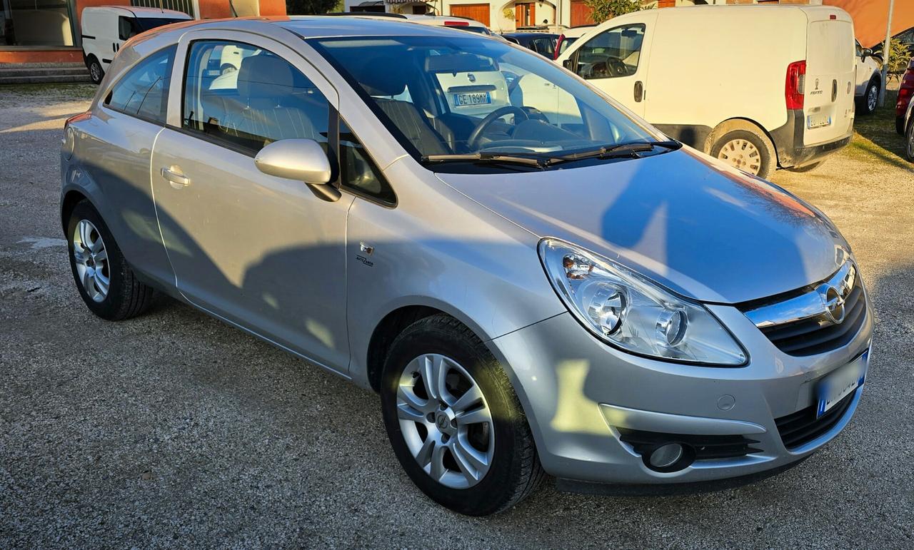 Opel Corsa 1.0 12v Enjoy - PEFETTA