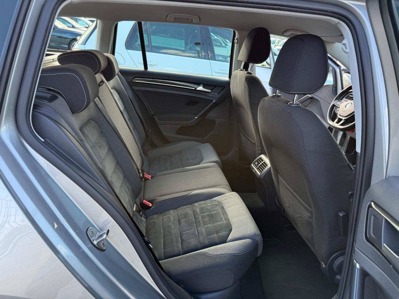 Volkswagen Golf Variant 1.6 TDI 105 CV Highline -UNICOP-