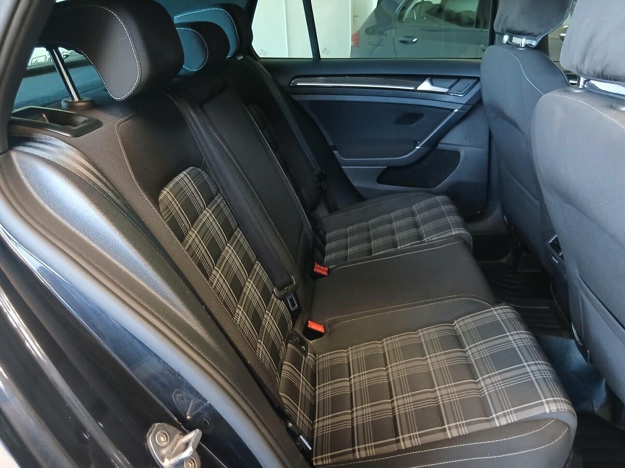 Volkswagen Golf 7 GTD 2.0 TDI DSG 184CV GARANTITA