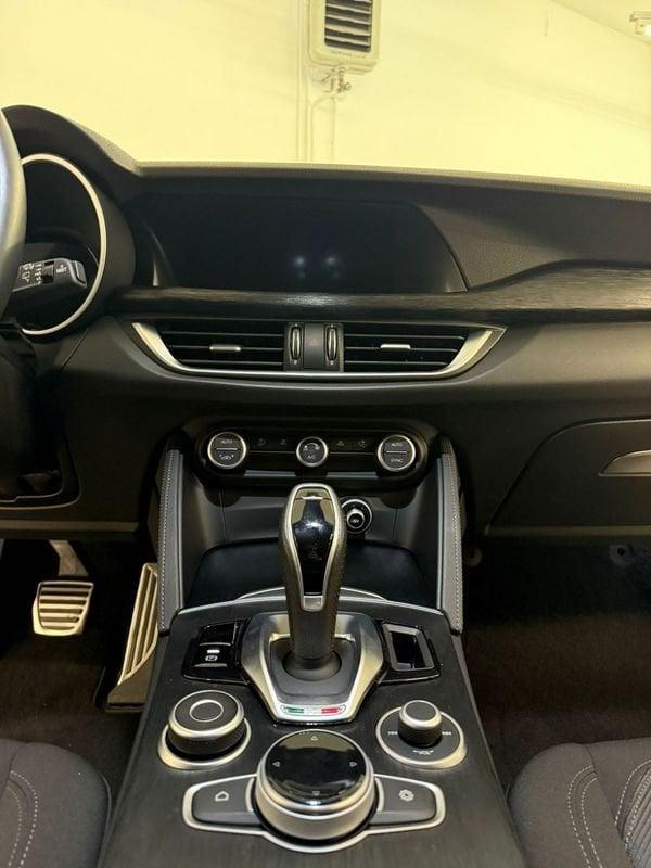 Alfa Romeo Stelvio 2.2 Turbodiesel 160 CV AT8 RWD Super