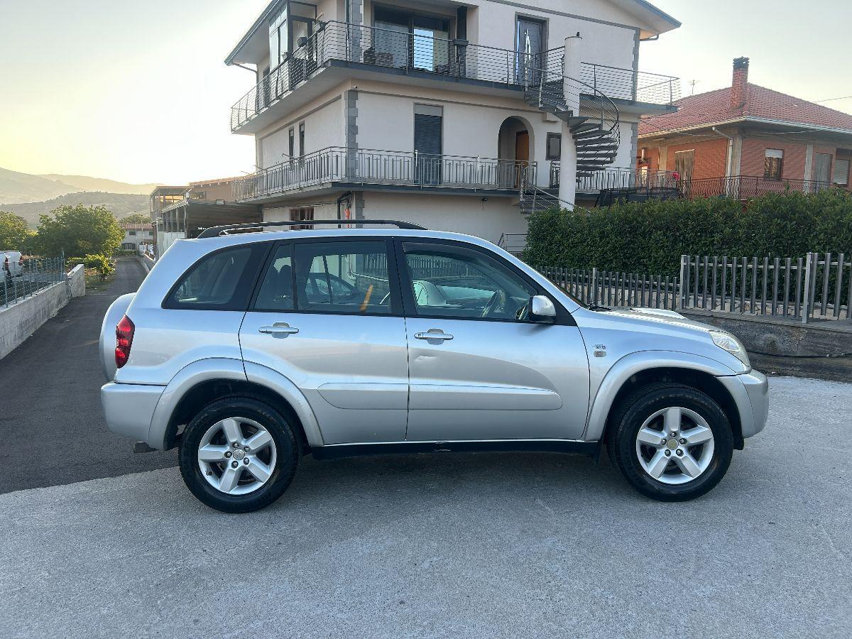 TOYOTA - RAV4 - 2.0 Tdi D-4D 116cv 5 porte Sol