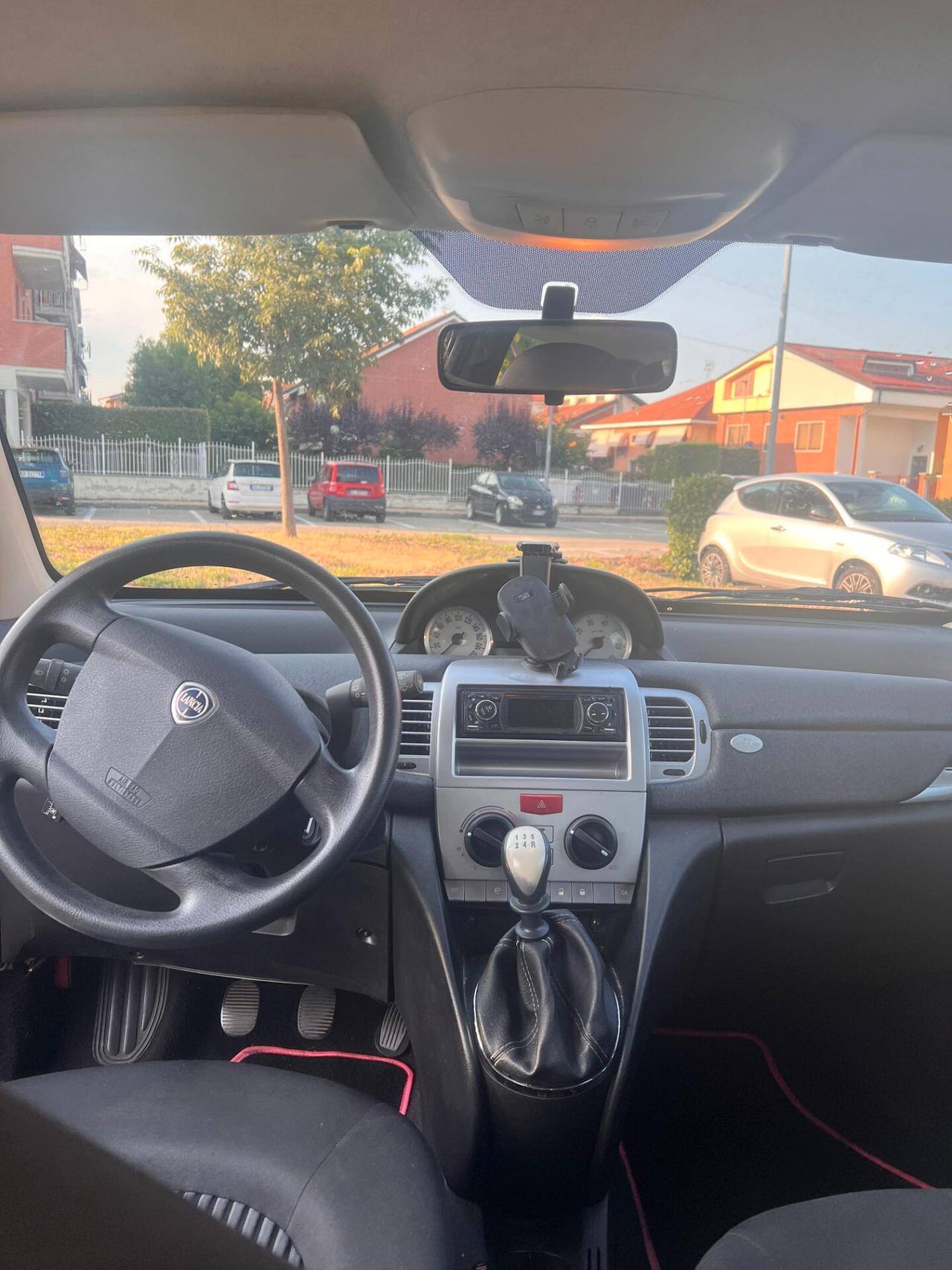 Lancia Ypsilon 1.2 GPL adatta a neopatentati