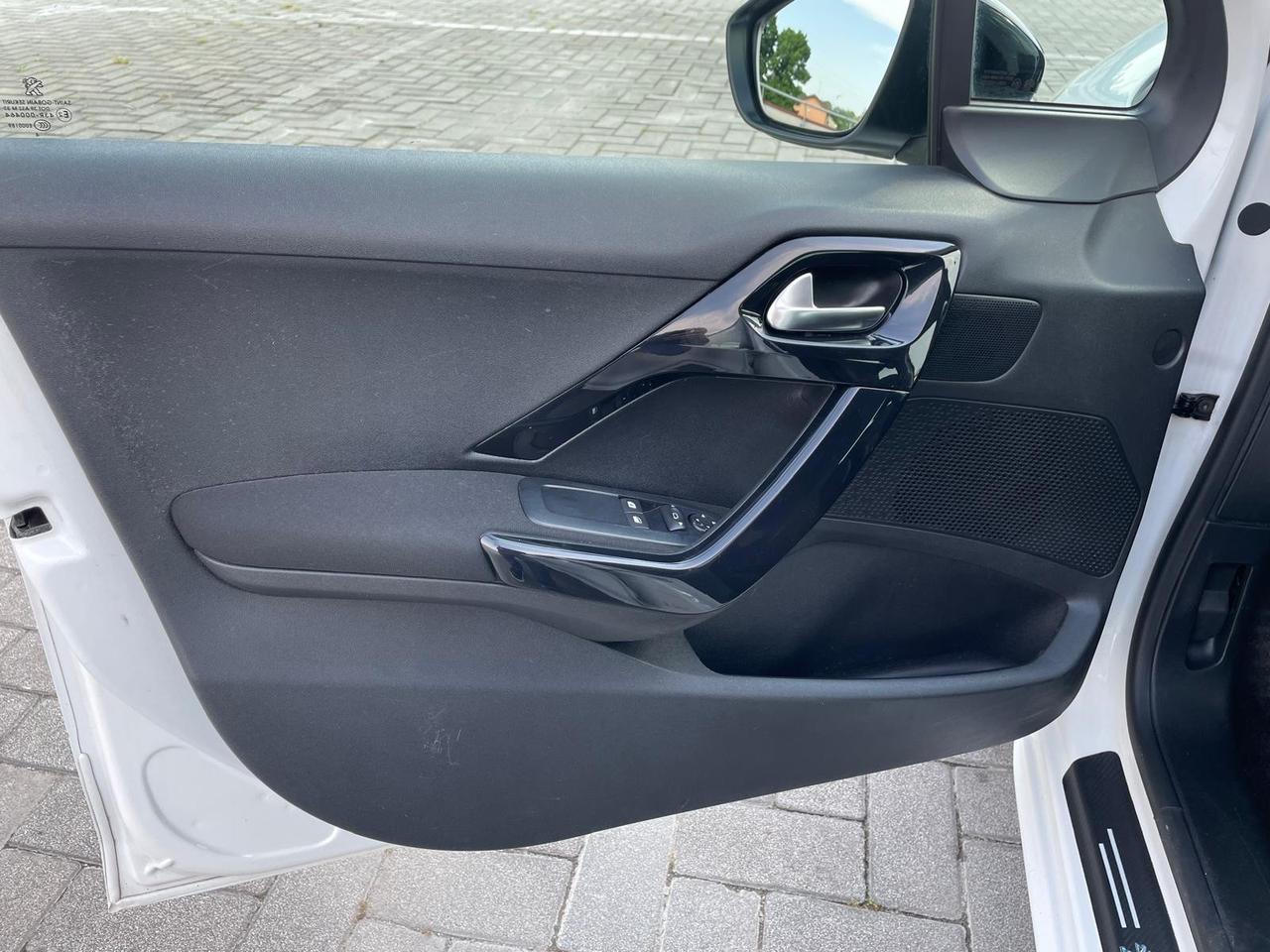 Peugeot 208 1.2 VTi 82 CV 5 porte Active sport