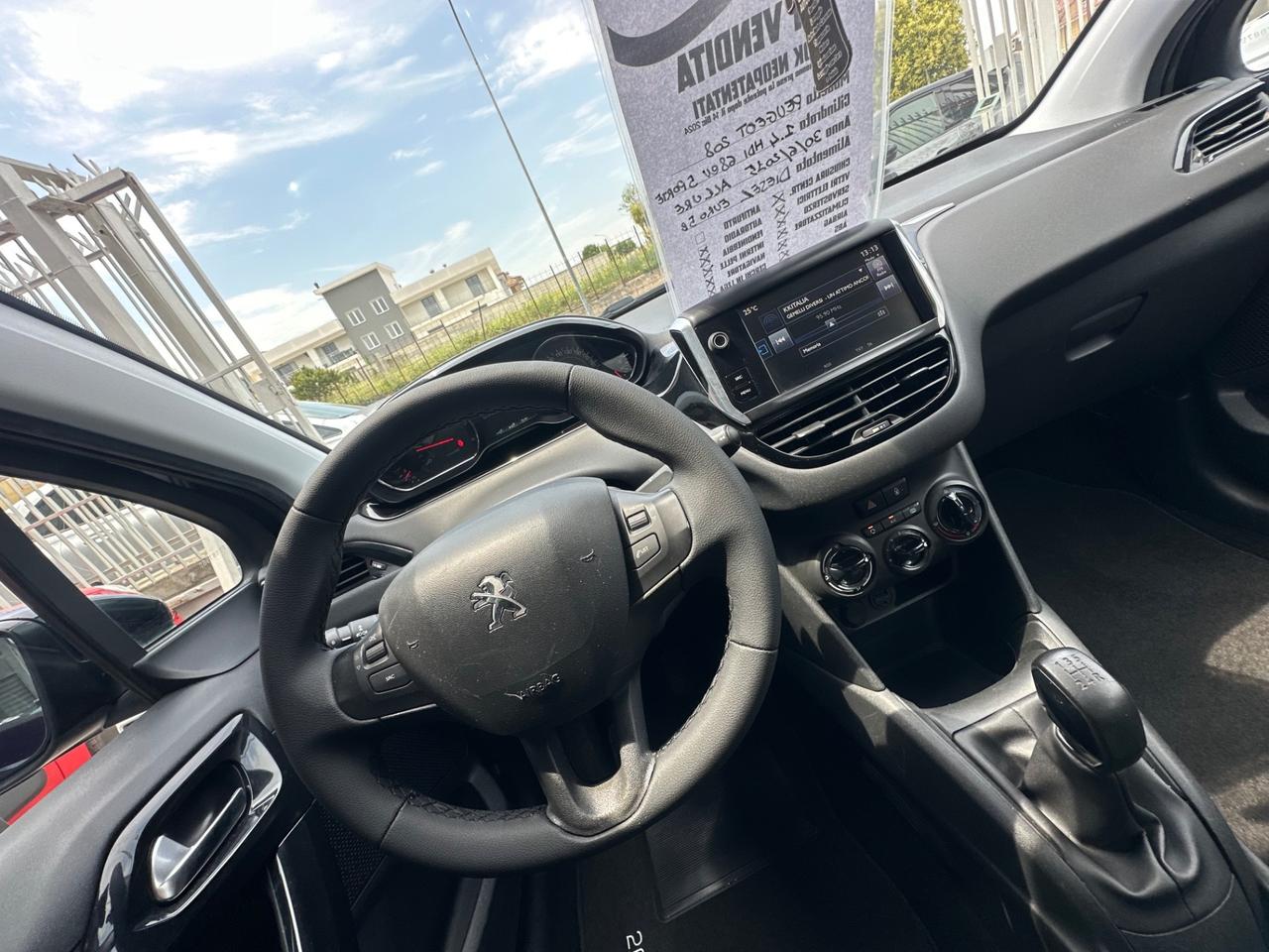 Peugeot 208 1.4 HDi 68 CV 5 porte Allure